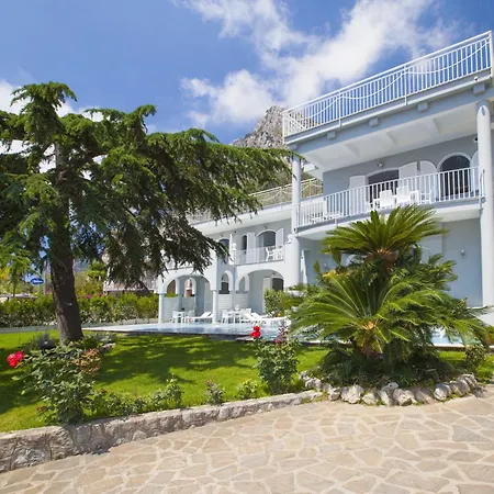 Villa Kalu' With Pool For Up To 16 People *